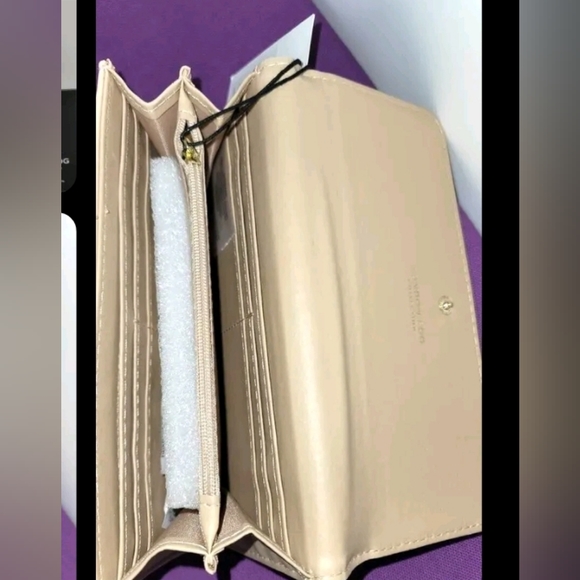 woman's compact id wallet  credit Holder London fog gray Rfid  blocking - Picture 2 of 4